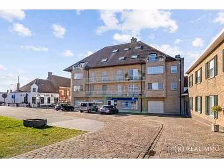 handelspand in centrum moorslede