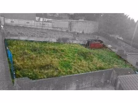 terrain à bâtir de 487 m² à roux