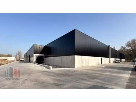 unité pme neuve de 359 m² à louer