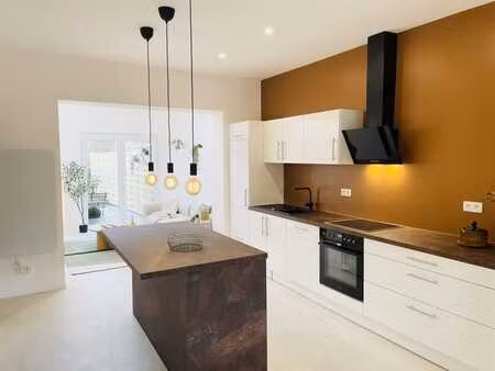 magnifique maison 3 façades avec jardin