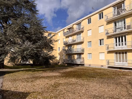 appartement 3 pièces  rez de chaussée  cave