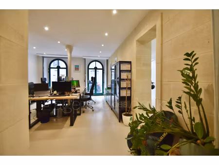 bordeaux hyper centre - rare local commercial 65m2 vendu lib