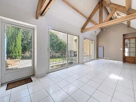 maison en pierre 160m² – possibilité 2 logements – jardin clos