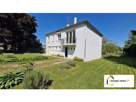 belle maison élevée sur sous sol à quelques pas du centre de