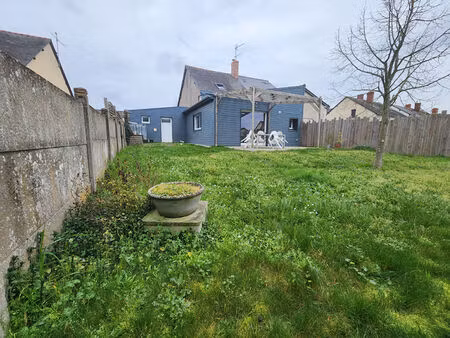 maison familiale à bel-air de combrée ? proche école primaire