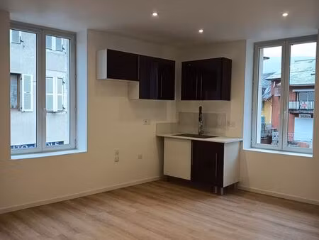 appartement t2 refait a neuf