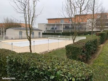 résidence récente de standing avec piscine – balcon 14 m² – parking privatif – ravalement 