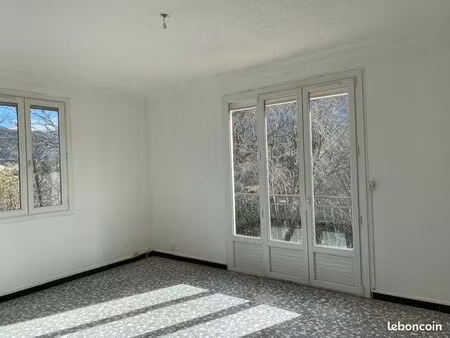 offre location f4 laroque des albères