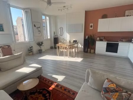 t3 lumineux plein sud – calme – place sébastopol