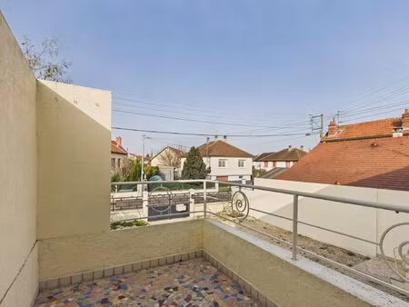 ? rare à sainte-savine : une maison  deux logements  une lib