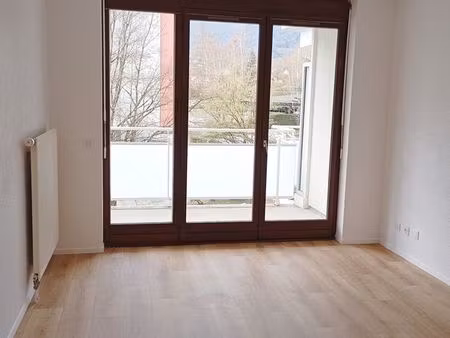 appartement t1bis+cave 620 charges comprises