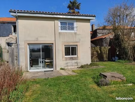 maisonnette 1 chambre avec jardin  centre-bourg