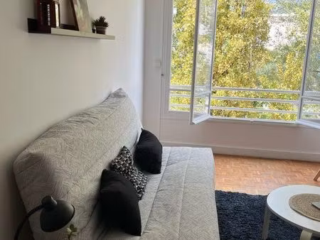 studio meublé 28 m2 calme vue verdure