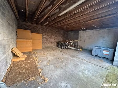 ? garage / box / garde-meuble à louer