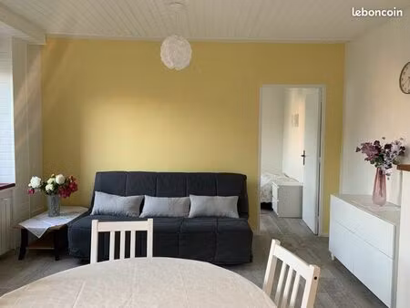 charmant f2 rénové de 44 m²  proche centre-ville de belfort (90)