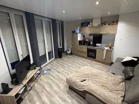 t2 lumineux 49 m² rénové – centre de la voulte-sur-rhône