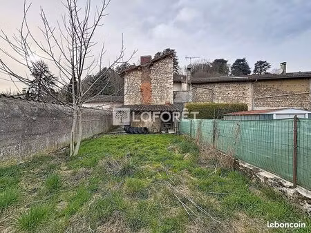 grange 2 pièces 44 m²