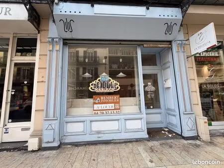 local d'activité 70 m²