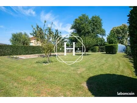 terrain 610 m² saint denis les bourg