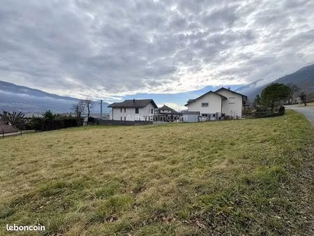 terrain 590 m² anglefort