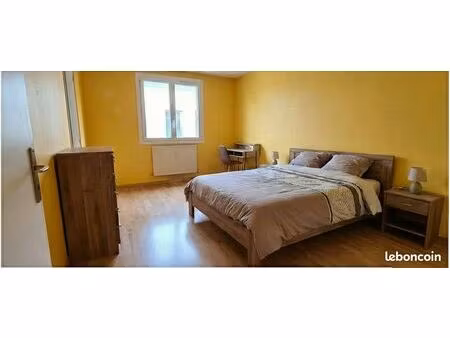 rare appartement de 100 m² en plein cœur de digne-les-bains avec parking privé et balcon