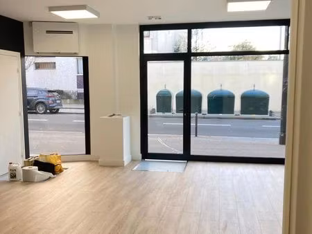 local commercial loué - 45 m2 + parking - paris 75013 butte aux cailles
