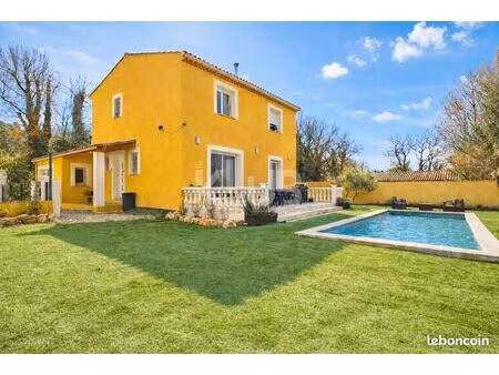 villa 5 pièces 150 m²