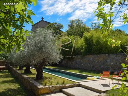 propriété 11 pièces 434 m²