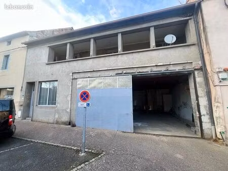 dépôt pour stockage 170 m2 avec appartement