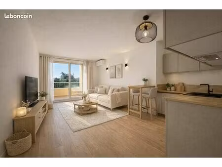 appartement 2 pièces 37 m² rénové à neuf proche mer boulouris