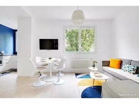 studio 1 pièce 32 m²