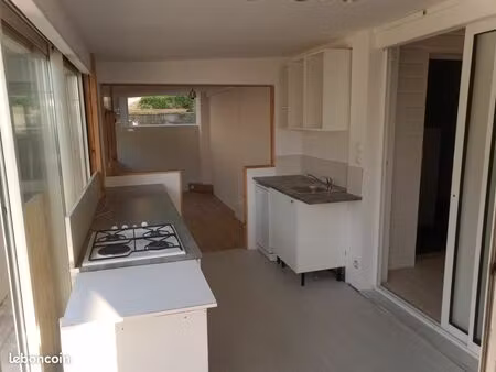 f2 40 m2 calme + vue + parking privé