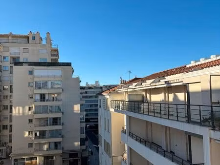 studio 1 pièce 25 m²