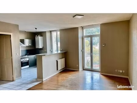 t3 lumineux 77 m² avec balcon – centre vals-les-bains – disponible juin 2026