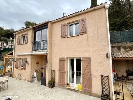 gilette – maison 4 pièces 97 m² – terrain 699 m² – piscine – vue exceptionnelle sur le châ