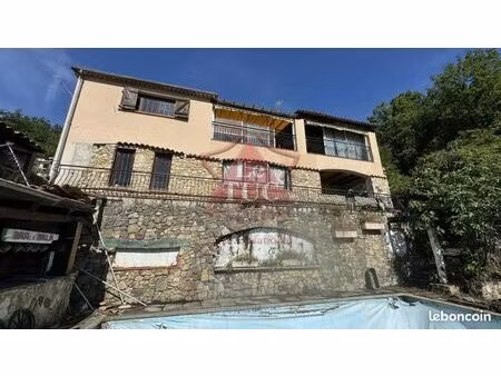 villa 5 pièces 170 m²