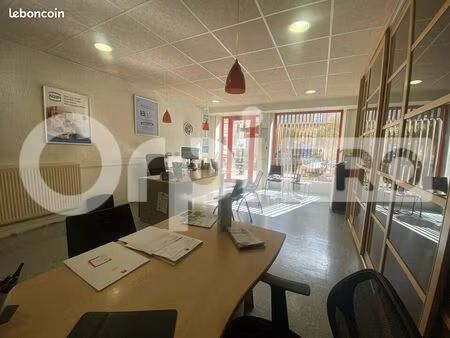 local commercial 65 m²