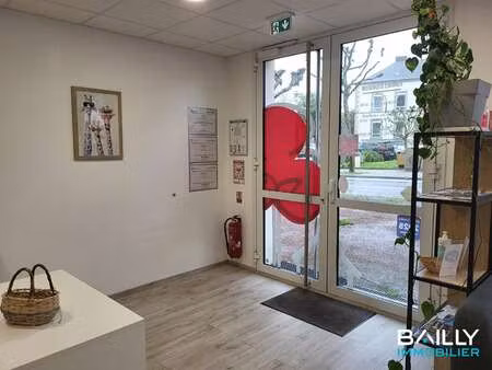 location bureaux et commerces à aizenay (85190) : à louer / 65m² aizenay