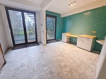 v. allard. bureau au rez et sous-sol