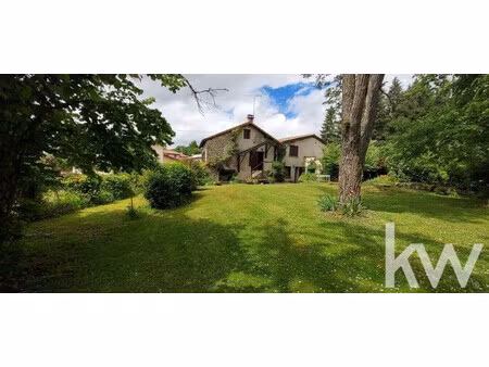 maison à lomanie  fort potentiel sur 4500m² de terrain – idéale projets