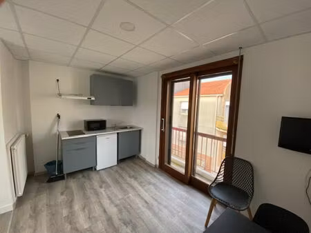 location appartement 1 pièce  22.50m²  challans