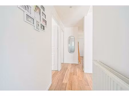 a 7 minutes de la gare rer d vert de maisons