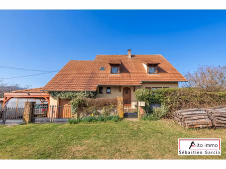 maison 7 pièces édifiée sur 954 m2 de terrain