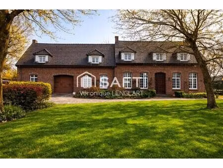 maison individuelle et son parc arboré proche de l'a23