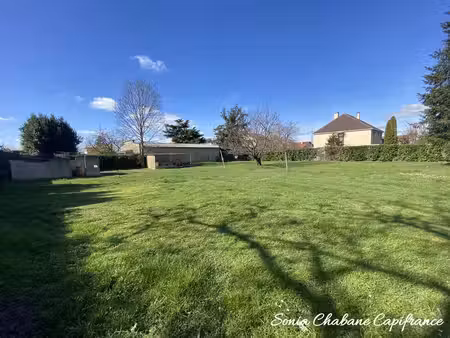 a vendre sur saint-priest manissieux (69 800) - terrain plat constructible de 1 004 m²