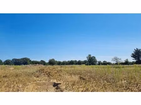 terrain à batir de 604m²