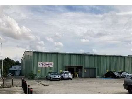 location local d'activités magny en vexin 462 m²