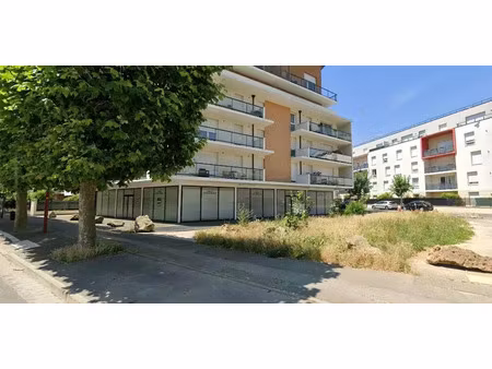 tres beau local commercial de 300m2 a la peripherie de chartres a vendre ou a louer