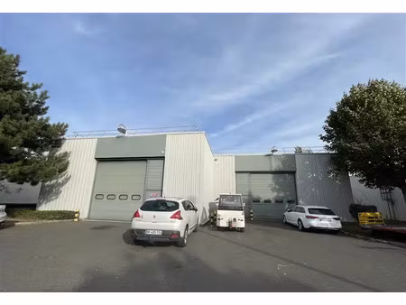 local d'activités a louer