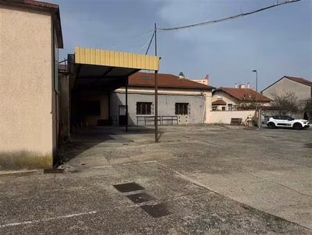 location local d'activités villeurbanne 2 650 m²